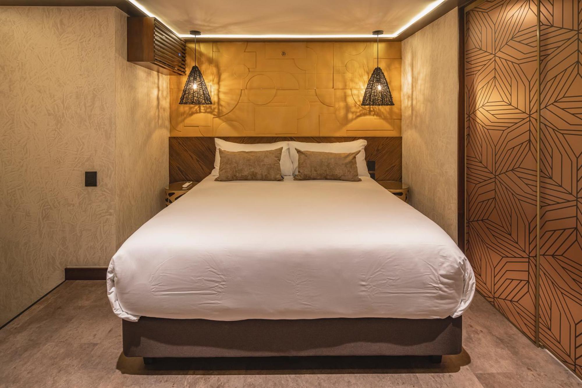 Golden Valley Hotel ميديلين المظهر الخارجي الصورة