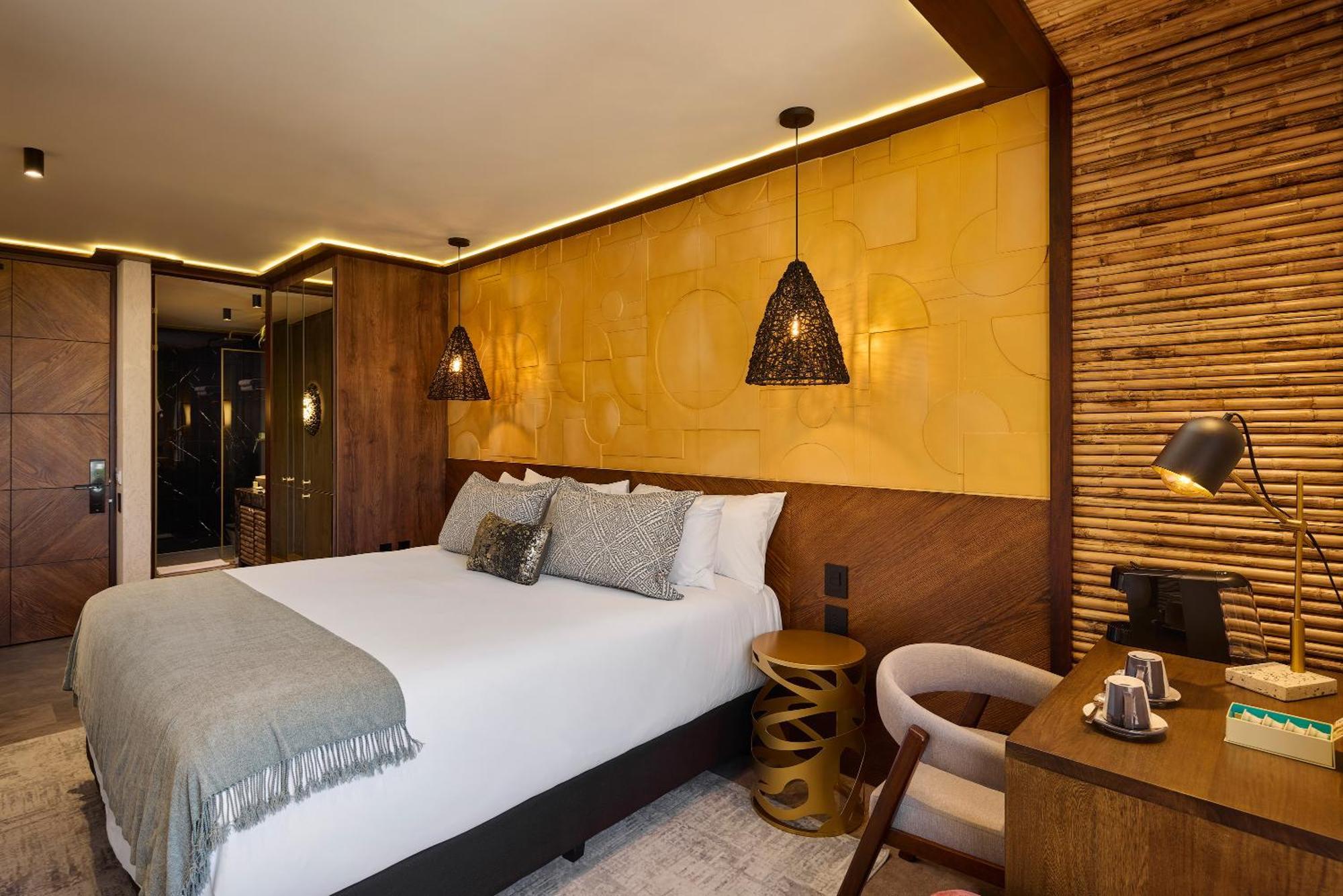 Golden Valley Hotel ميديلين المظهر الخارجي الصورة