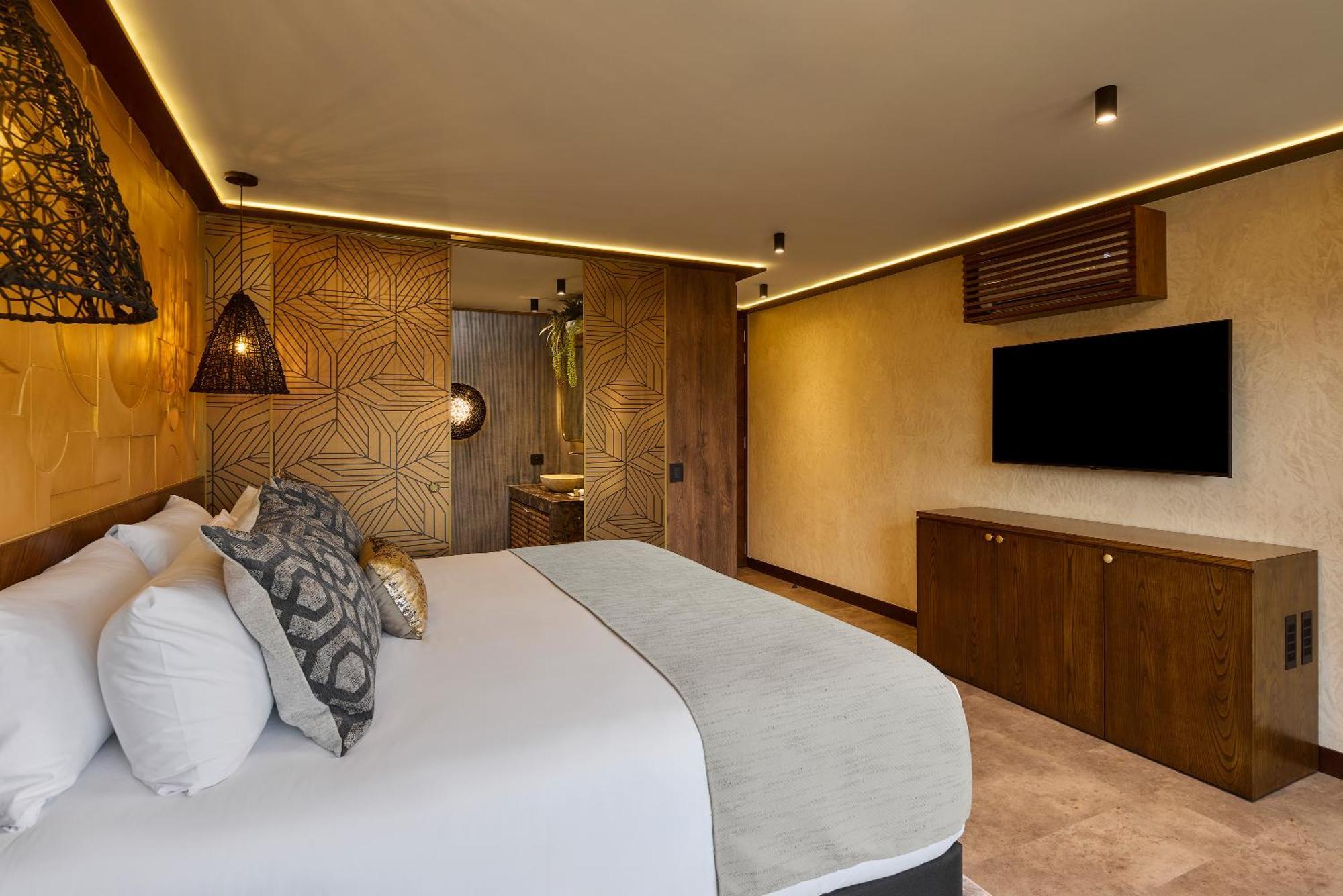 Golden Valley Hotel ميديلين المظهر الخارجي الصورة